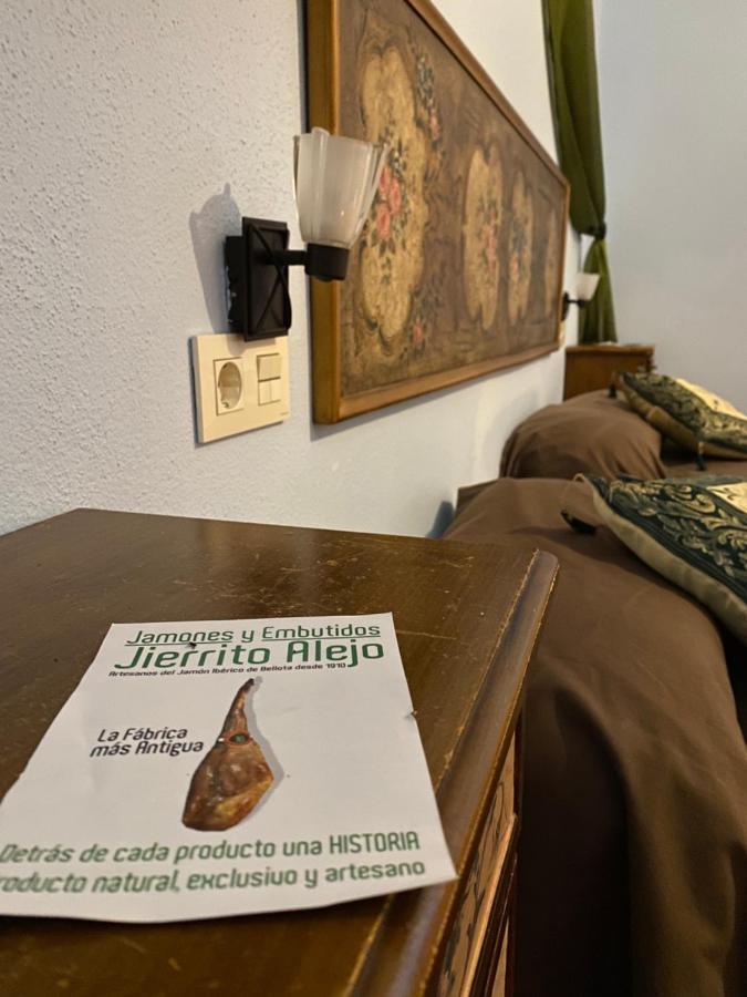 Hotel Rural La Posada De Las Cigueenas Jerez De Los Caballeros Eksteriør bilde
