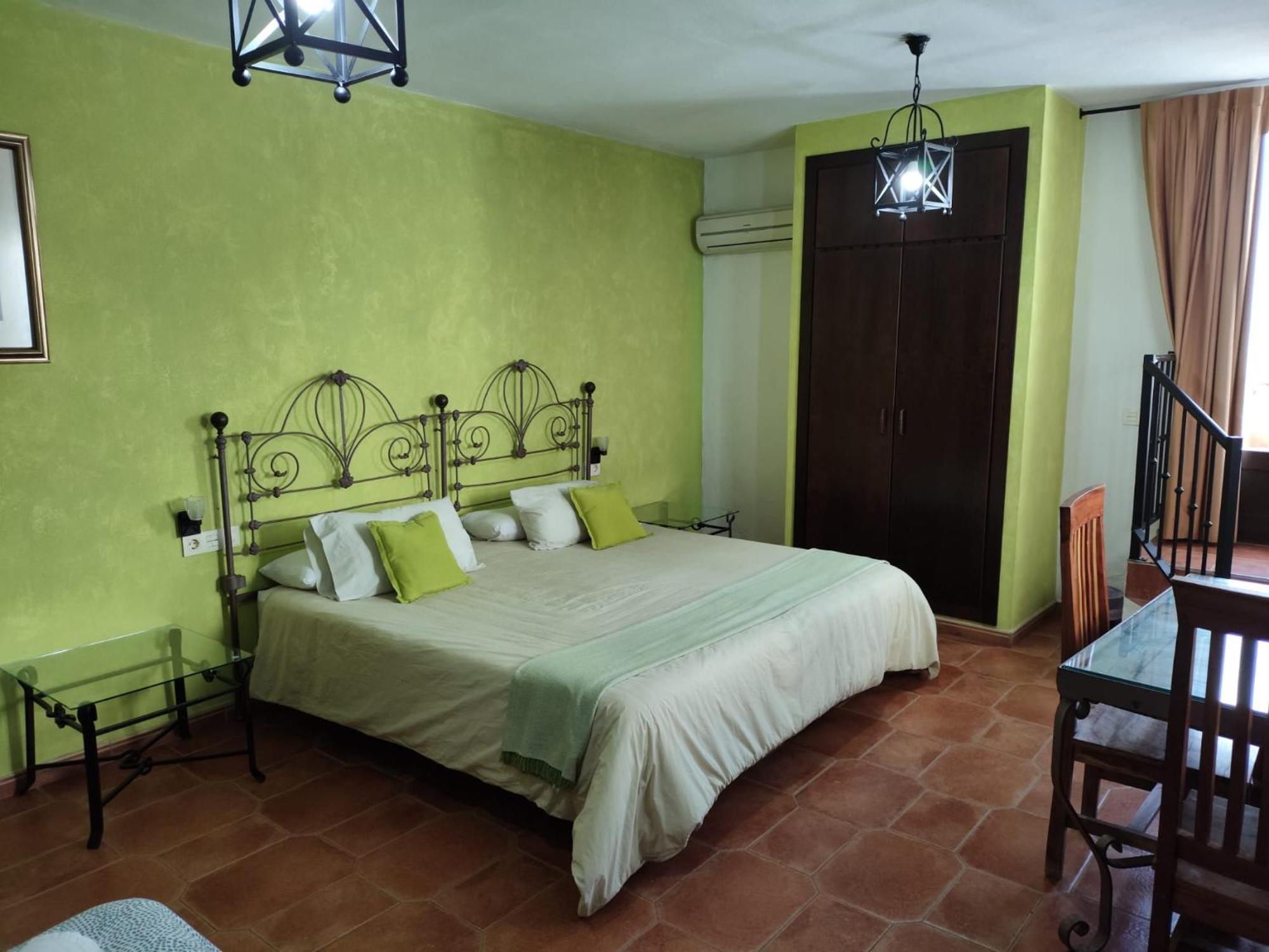 Hotel Rural La Posada De Las Cigueenas Jerez De Los Caballeros Eksteriør bilde